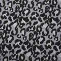 Têxteis personalizados Tecido e têxteis para roupas Rayon Yarn tingido Tiny Leopard Jacquard Jersey Fabric Wet malha OEM aceita